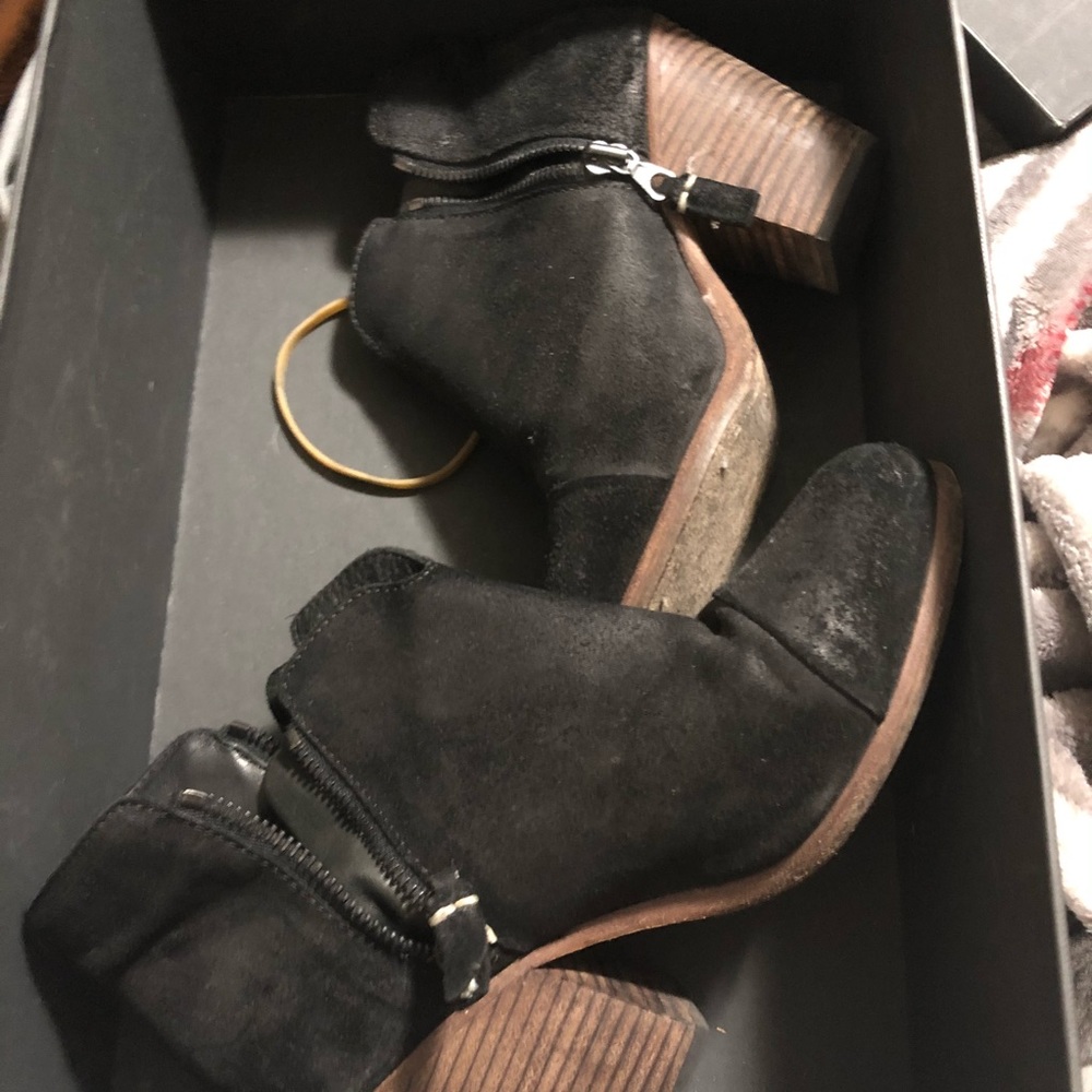Excellent Used Condition Margot R&B Booties